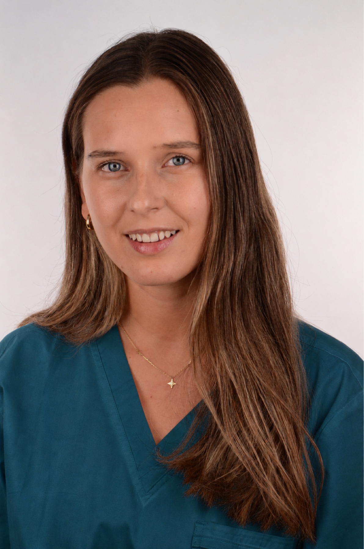 Dra. María Paz Harrison Maturana, cirujano dentista y especialista en rehabilitación oral en Clínica Velke
